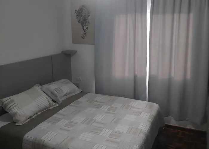Casa Com Garagem Em Condominio
