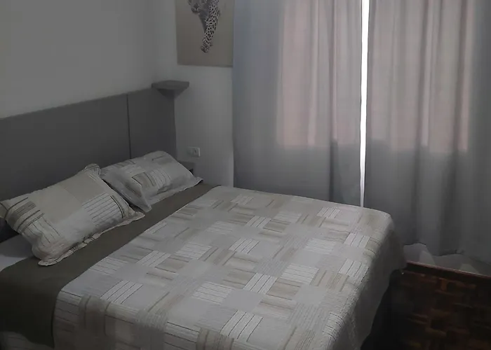 Casa Com Garagem Em Condominio